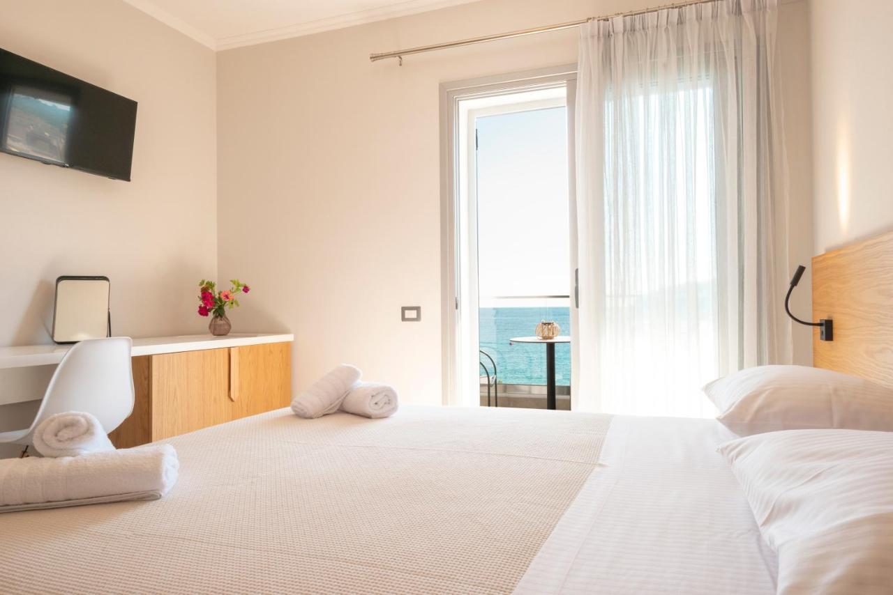 Sonar En El Mar Bed & Breakfast Himare Ngoại thất bức ảnh